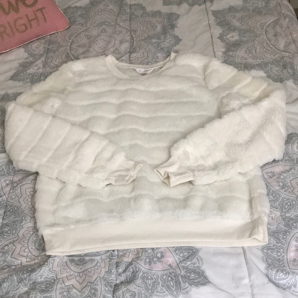 Sale❣️3/$16. Fuzzy Fall Sweater